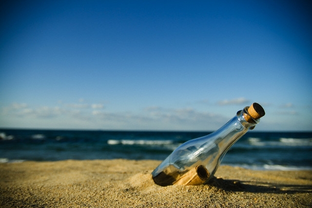 A tengerbe dobott palack üzenete