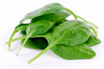 A spenót akár 50%-kal csökkentheti a vastagbélrák kockázatát?