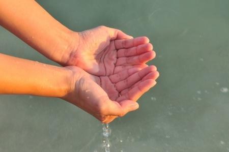 Otthoni praktikák az izzadó tenyér és talp kezeléséhez