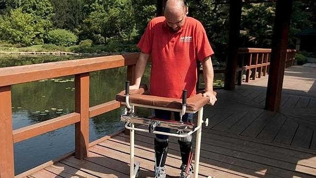 Talpra állni bénulás után?