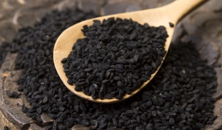 A feketekömény olaj egészségre gyakorolt jótékony hatása 